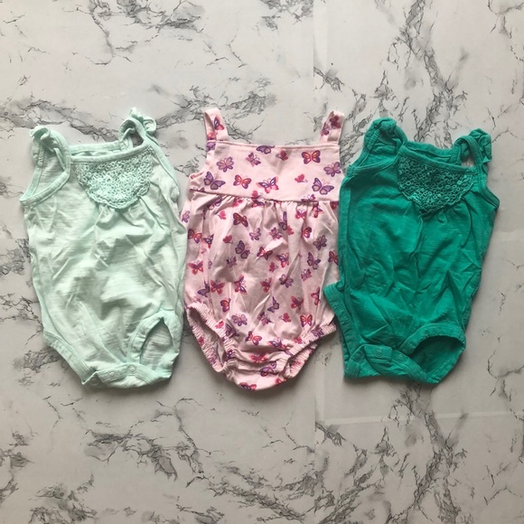 🌼 3 Tank Tops onsies - Picture 3 of 10